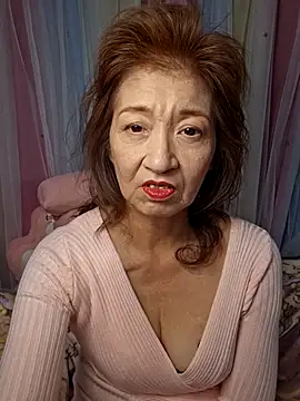 Snapshot of URAN429 chatting on February 9, 6:45 pm URAN429 online show from February 9, 6:45 pm