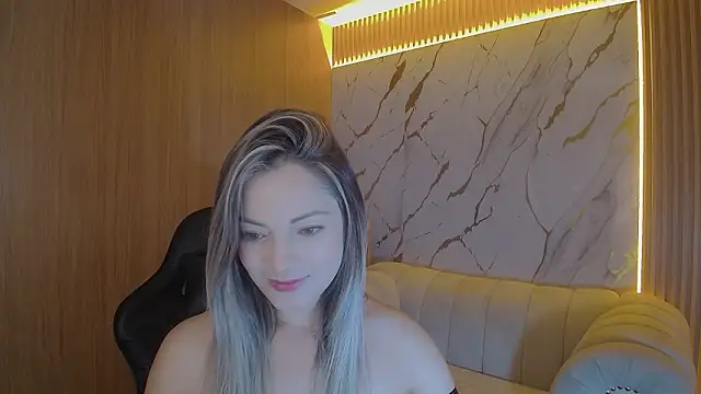 Snapshot of sofia_nova_tf chatting on February 11, 1:38 pm sofia nova tf online show from February 11, 1:38 pm