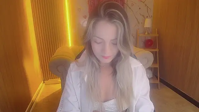 Snapshot of sofia_nova_tf chatting on February 19, 1:29 pm sofia nova tf online show from February 19, 1:29 pm