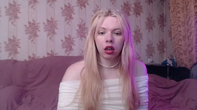 Snapshot of Cutie_Bambi chatting on February 9, 11:03 am Cutie Bambi online show from February 9, 11:03 am