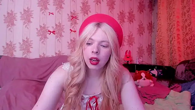 Snapshot of Cutie_Bambi chatting on February 23, 11:07 am Cutie Bambi online show from February 23, 11:07 am