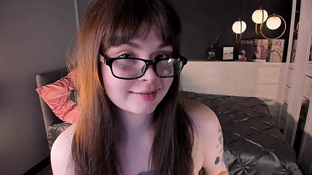 Snapshot of Maykinkya chatting on March 7, 2:14 pm Maykinkya online show from March 7, 2:14 pm