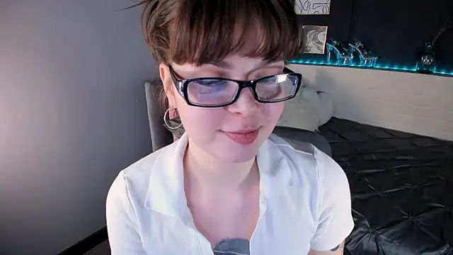 Snapshot of Maykinkya chatting on March 26, 2:00 pm Maykinkya online show from March 26, 2:00 pm