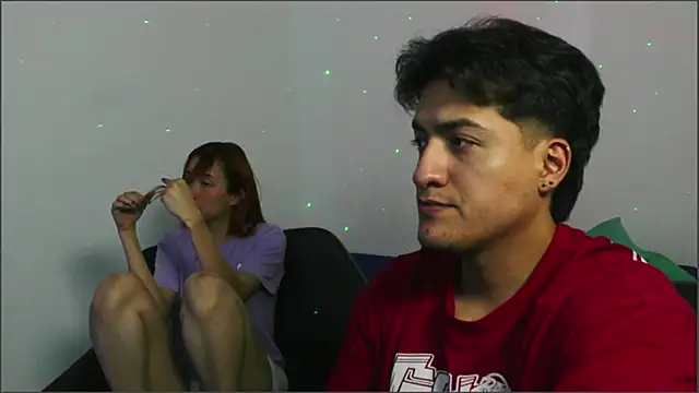 Snapshot of RoseSinsDonViktor chatting on February 23, 7:33 pm RoseSinsDonViktor online show from February 23, 7:33 pm