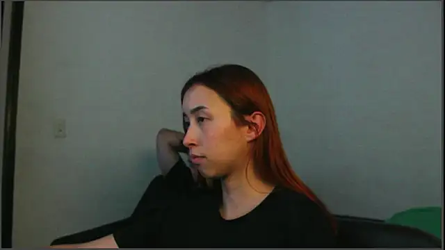 Snapshot of RoseSinsDonViktor chatting on February 28, 8:21 pm RoseSinsDonViktor online show from February 28, 8:21 pm