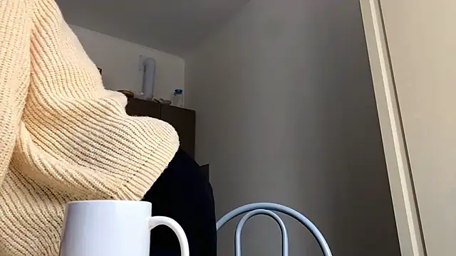 EmilyHein online show from February 22, 6:13 am