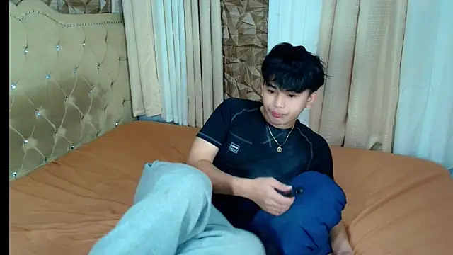 xlovercutietwink online show from February 11, 4:56 pm