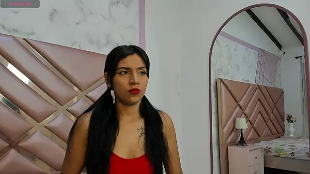 LauraRoot online show from February 5, 11:48 am