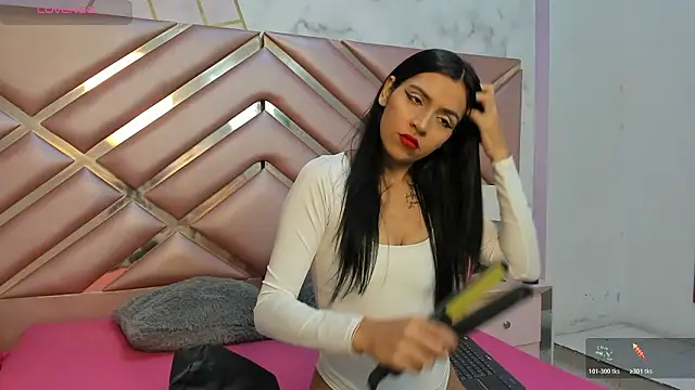 LauraRoot online show from February 11, 11:37 am