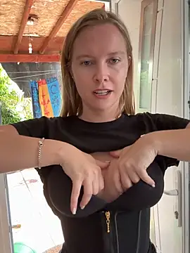 Ellie-rosee online show from April 17, 2:31 pm