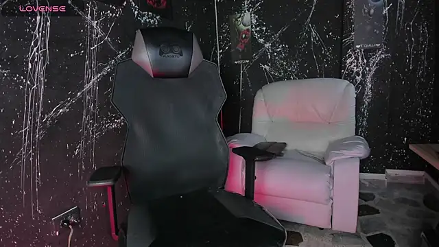 SalvatoreBenford online show from February 25, 8:07 pm