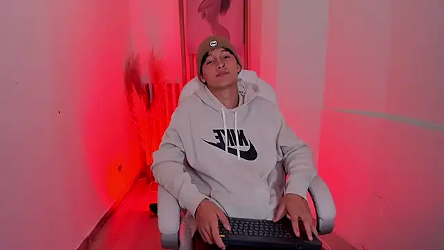 SalvatoreBenford online show from February 26, 8:30 pm