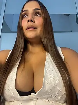 Noa Harper- online show from May 30, 9:45 pm