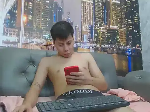 santiago xxxcol online show from April 10, 11:20 pm