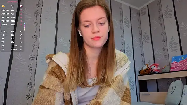 SueFerreyra online show from April 14, 8:31 am