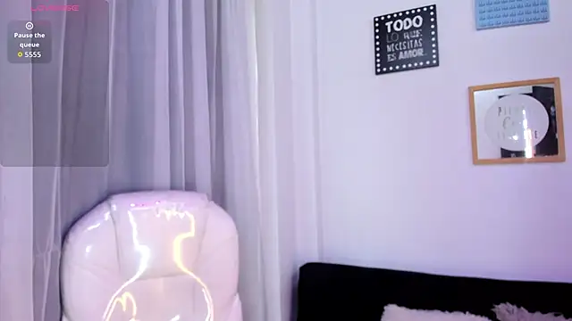 Snapshot of Jade_connor chatting on February 24, 9:13 pm Jade connor online show from February 24, 9:13 pm