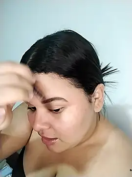 Snapshot of SamanthaStonee chatting on February 17, 10:27 pm SamanthaStonee online show from February 17, 10:27 pm