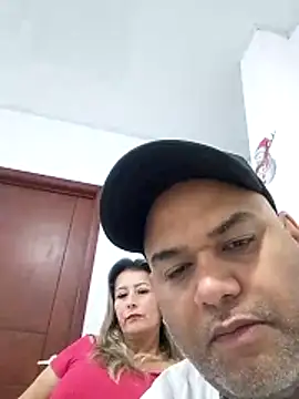 Snapshot of wessAndSandri chatting on February 17, 8:04 pm wessAndSandri online show from February 17, 8:04 pm