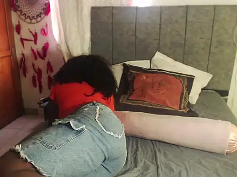 Snapshot of karlaebony chatting on February 14, 6:15 pm karlaebony online show from February 14, 6:15 pm