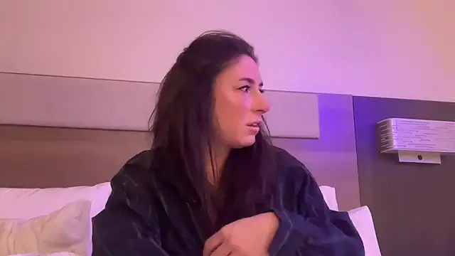 mr mrs glitter online show from March 30, 3:29 am