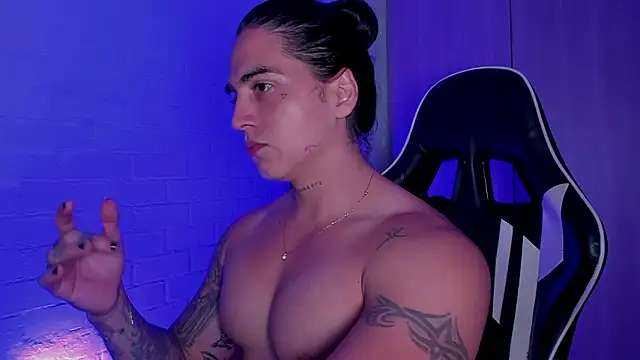 Snapshot of Cry_Duran chatting on February 1, 1:59 am Cry Duran online show from February 1, 1:59 am