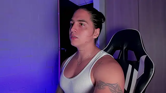 Snapshot of Cry_Duran chatting on February 16, 6:59 pm Cry Duran online show from February 16, 6:59 pm