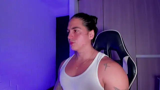 Snapshot of Cry_Duran chatting on February 21, 11:06 pm Cry Duran online show from February 21, 11:06 pm