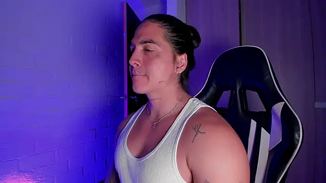 Snapshot of Cry_Duran chatting on February 24, 9:02 pm Cry Duran online show from February 24, 9:02 pm