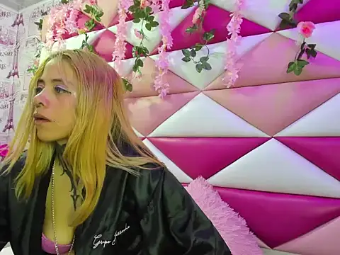 Dakota Angell  online show from February 1, 3:05 am