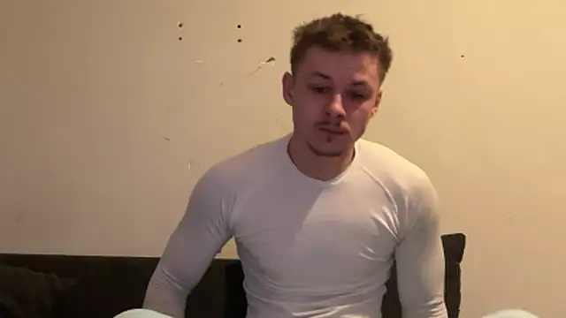 Snapshot of Lucas328706 chatting on February 14, 11:40 am Lucas328706 online show from February 14, 11:40 am