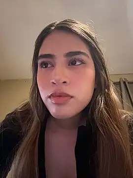 Snapshot of romyamo chatting on March 30, 3:18 am romyamo online show from March 30, 3:18 am