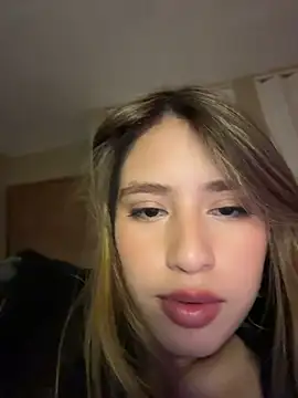 Snapshot of romyamo chatting on April 9, 6:19 am romyamo online show from April 9, 6:19 am