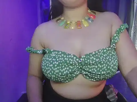 Snapshot of Bold_Beauty_07 chatting on February 18, 7:48 am Bold Beauty 07 online show from February 18, 7:48 am