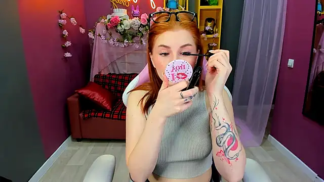 Snapshot of MiraBoom chatting on March 12, 9:32 pm MiraBoom online show from March 12, 9:32 pm