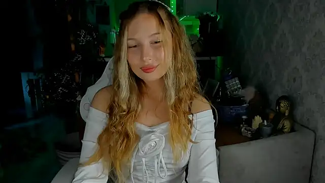 Snapshot of Marcellis_Charm chatting on February 6, 7:17 pm Marcellis Charm online show from February 6, 7:17 pm