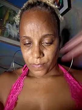 Snapshot of BadGyalGem chatting on July 3, 7:04 am BadGyalGem online show from July 3, 7:04 am