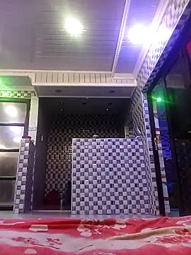 Snapshot of minniemoreee chatting on February 28, 12:22 am minniemoreee online show from February 28, 12:22 am