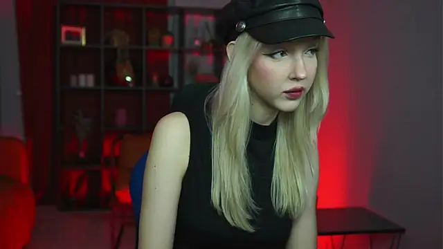 Snapshot of MaoqiBeverly chatting on February 9, 6:34 pm MaoqiBeverly online show from February 9, 6:34 pm