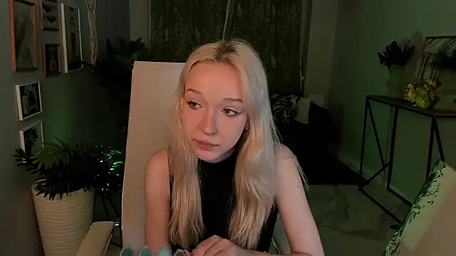 Snapshot of MaoqiBeverly chatting on February 16, 5:42 pm MaoqiBeverly online show from February 16, 5:42 pm