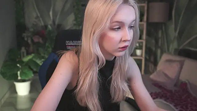 Snapshot of MaoqiBeverly chatting on February 19, 5:53 pm MaoqiBeverly online show from February 19, 5:53 pm