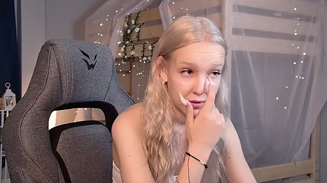MaoqiBeverly online show from July 6, 9:39 am