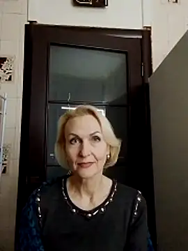 Snapshot of MichelleSolis chatting on February 10, 8:24 pm MichelleSolis online show from February 10, 8:24 pm