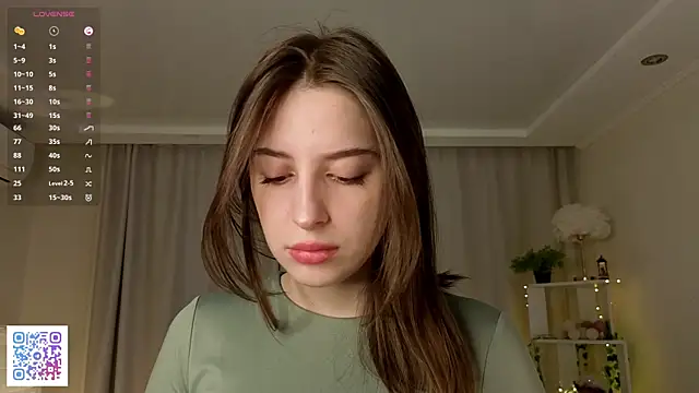 Snapshot of LeanneDinkle chatting on February 20, 4:53 am LeanneDinkle online show from February 20, 4:53 am