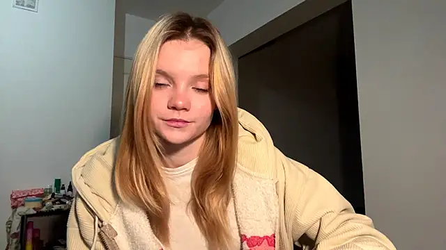 Snapshot of Tiffany_Muse chatting on February 18, 11:01 pm Tiffany Muse online show from February 18, 11:01 pm