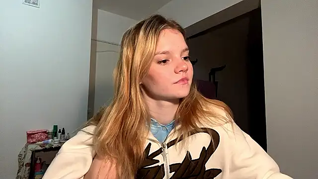 Snapshot of Tiffany_Muse chatting on March 5, 3:02 am Tiffany Muse online show from March 5, 3:02 am