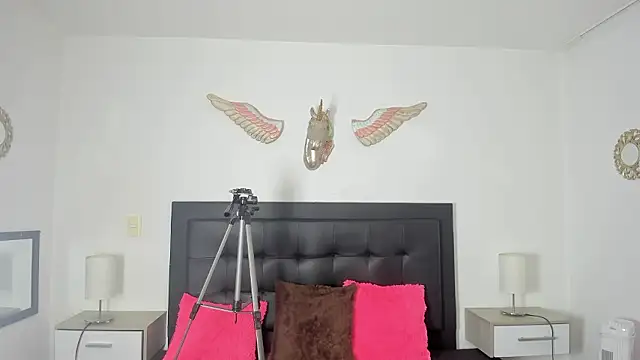 Snapshot of Karla_94 chatting on March 1, 3:41 am Karla 94 online show from March 1, 3:41 am