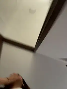 Snapshot of alison_parkerr26 chatting on March 2, 5:20 pm alison parkerr26 online show from March 2, 5:20 pm