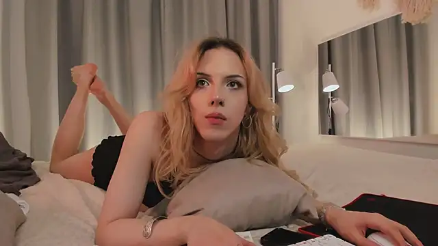 Snapshot of Tiffany__King chatting on April 6, 4:46 am Tiffany King online show from April 6, 4:46 am