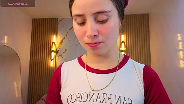 Snapshot of Ariana18_b chatting on February 28, 12:50 pm Ariana18 b online show from February 28, 12:50 pm