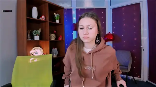 Snapshot of arianaa_cat chatting on February 11, 5:56 am arianaa cat online show from February 11, 5:56 am